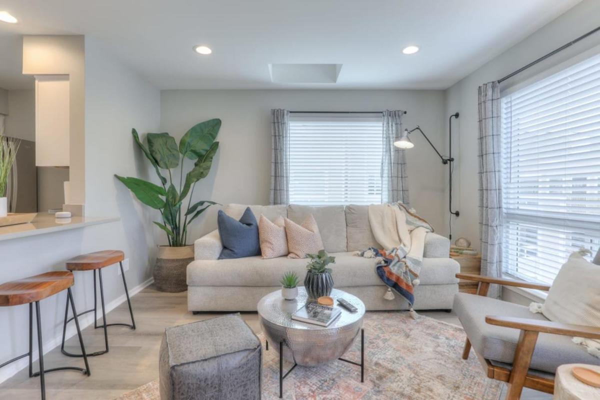 Walk To Broadway Riverfront Condo With Pool Nashville Exterior foto