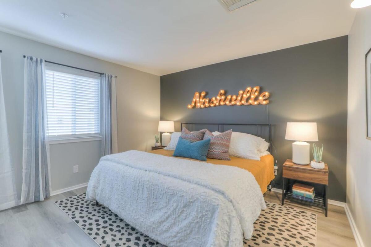 Walk To Broadway Riverfront Condo With Pool Nashville Exterior foto