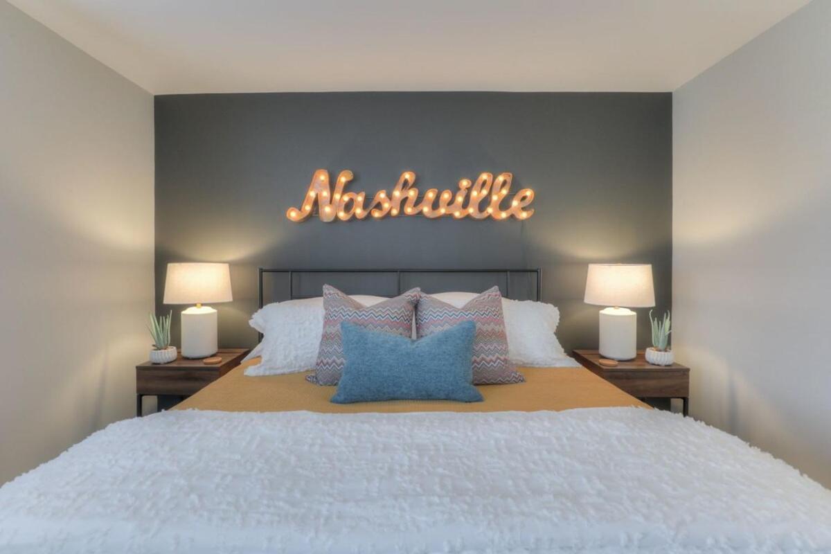 Walk To Broadway Riverfront Condo With Pool Nashville Exterior foto