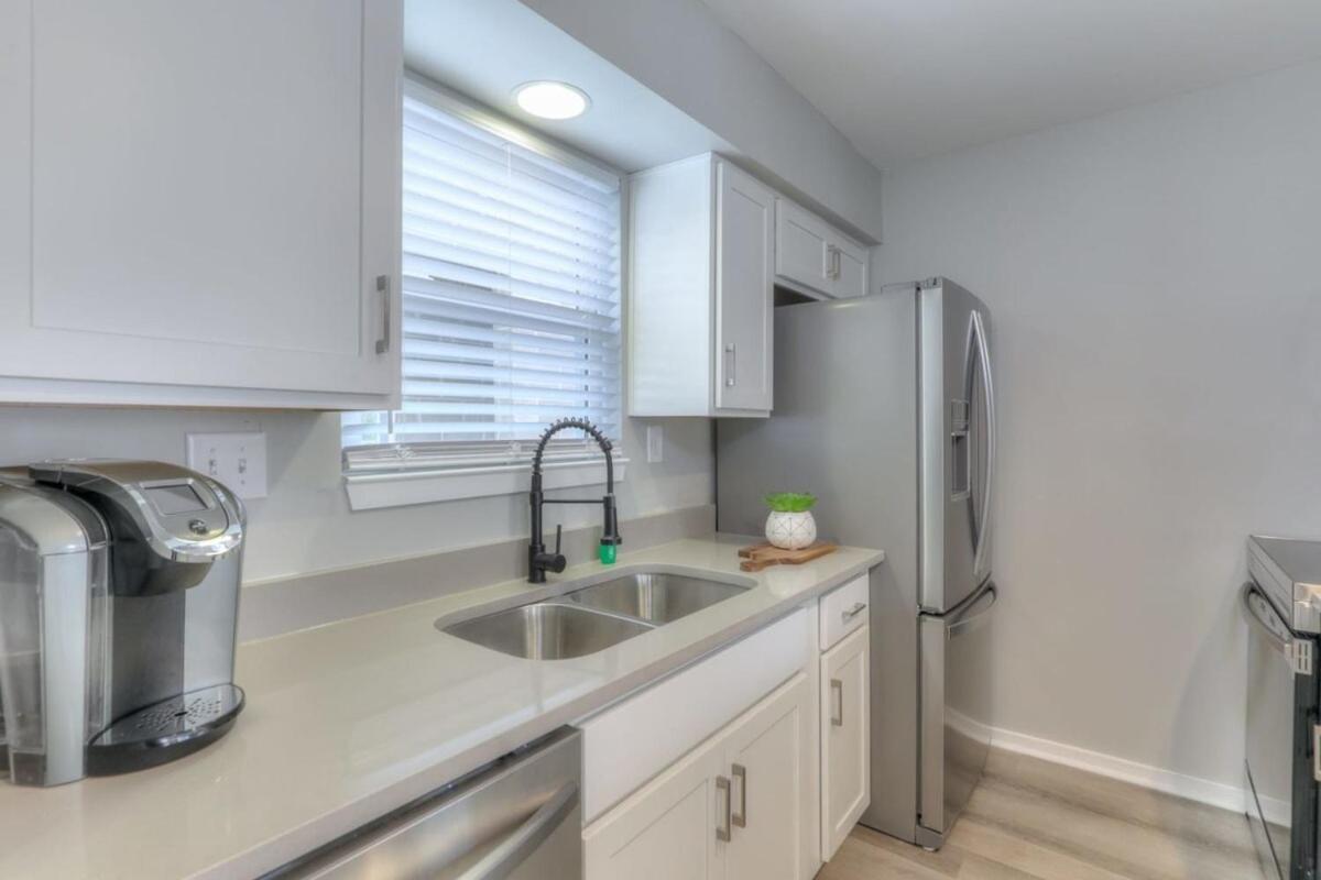 Walk To Broadway Riverfront Condo With Pool Nashville Exterior foto
