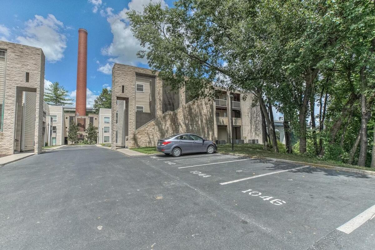 Walk To Broadway Riverfront Condo With Pool Nashville Exterior foto